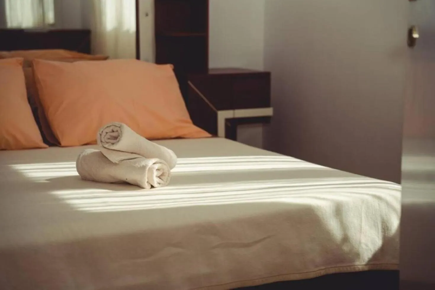 Lovely 1-Bedroom Apt W/ Seaview + Free Parking Trogir Apartment
