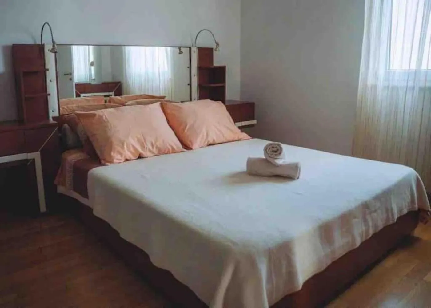 Lovely 1-Bedroom Apt W/ Seaview + Free Parking Trogir