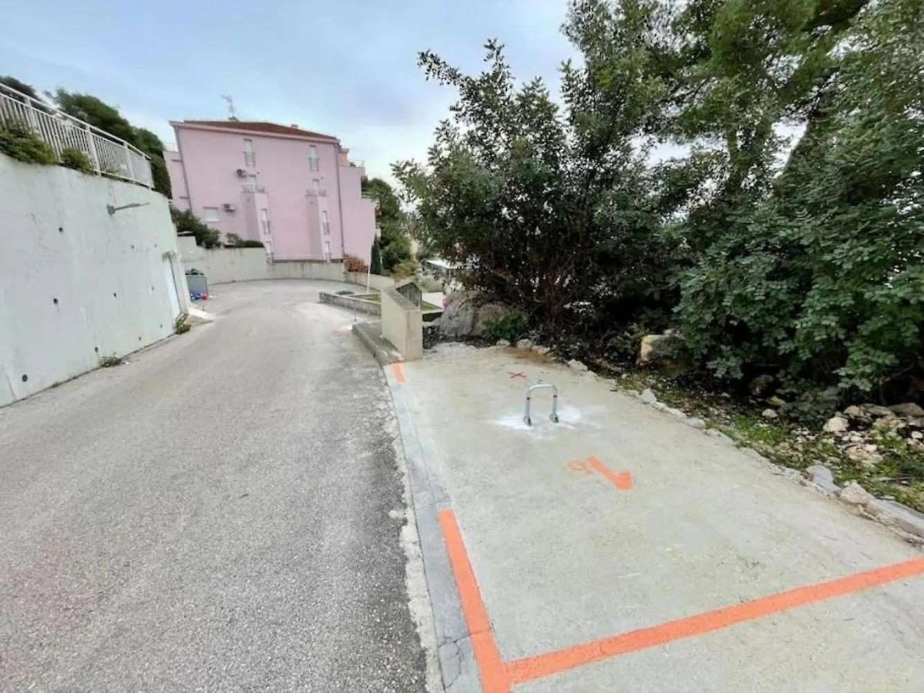 Lovely 1-Bedroom Apt W/ Seaview + Free Parking Trogir