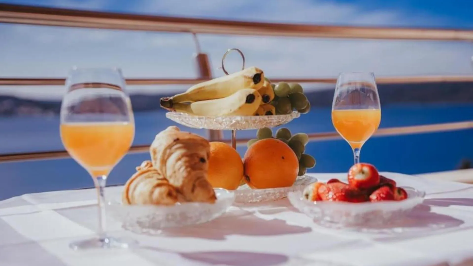 Apartment Lovely 1-Bedroom Apt W/ Seaview + Free Parking Trogir